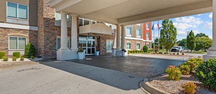 Holiday Inn Express Hotel & Suites Bixby Exterior