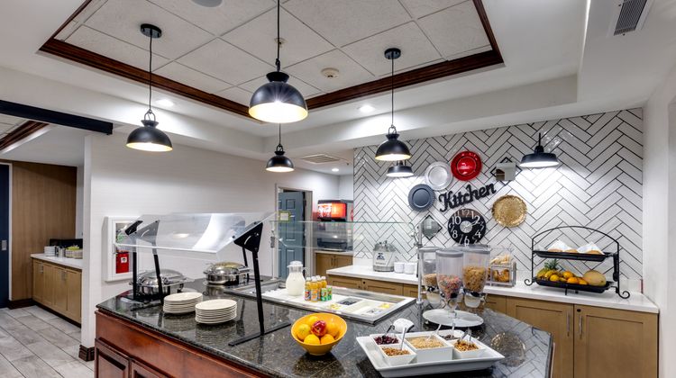 Staybridge Suites Bentonville Restaurant