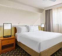 Residence Inn Hartford Windsor Room