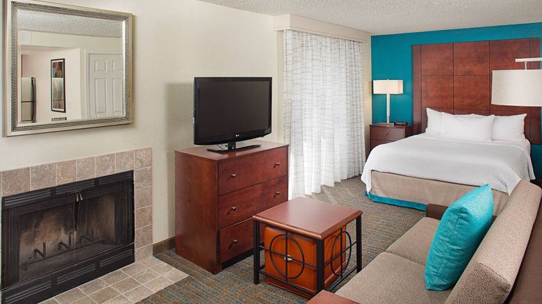 <b>Residence Inn Seattle South/Tukwila Suite</b>. Images powered by <a href="https://www.leonardoworldwide.com/" title="Leonardo Worldwide" target="_blank">Leonardo</a>.