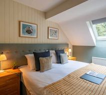 The Bird In Hand Inn Room