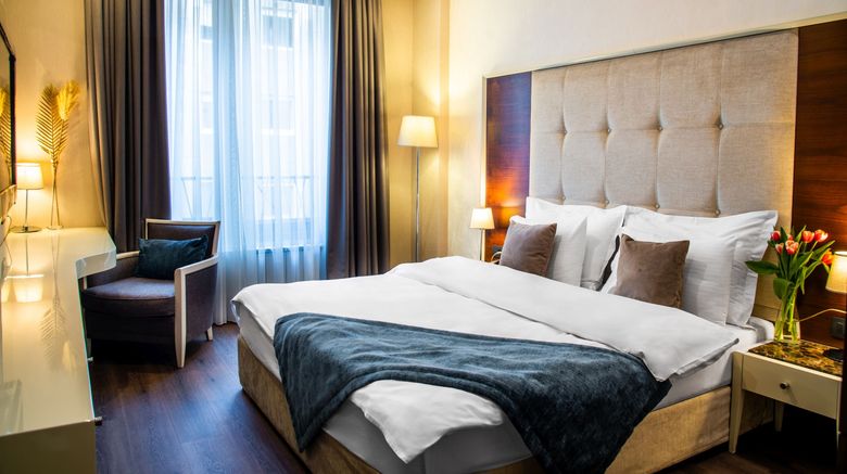 <b>Crystal Hotel Belgrade Room</b>. Images powered by <a href="https://www.leonardoworldwide.com/" title="Leonardo Worldwide" target="_blank">Leonardo</a>.