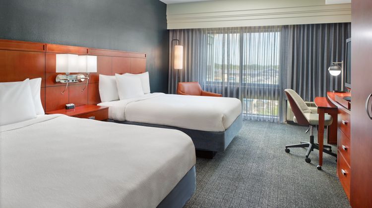 Courtyard Warner Robins Room