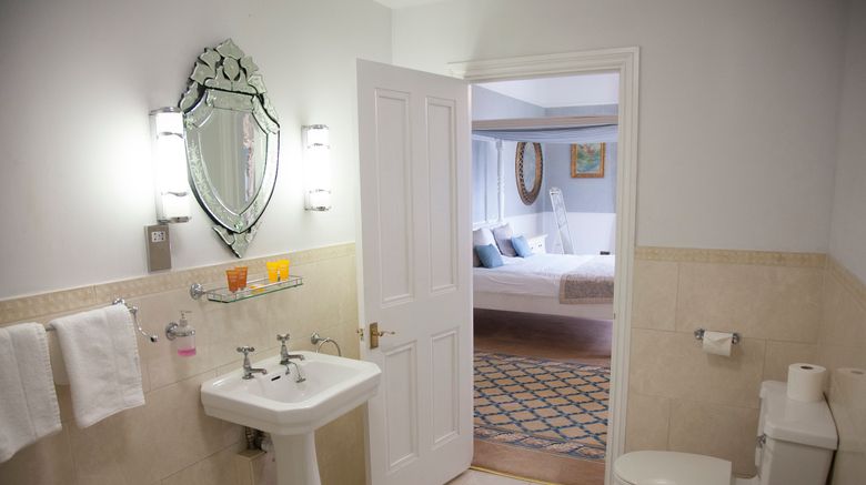 <b>Shendish Manor Hotel Room</b>. Images powered by <a href="https://www.leonardoworldwide.com/" title="Leonardo Worldwide" target="_blank">Leonardo</a>.