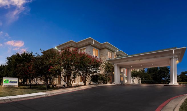 Holiday Inn Express Austin SW Exterior