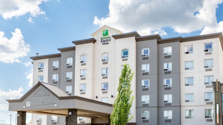 Holiday Inn Express & Sts Edmonton North Exterior
