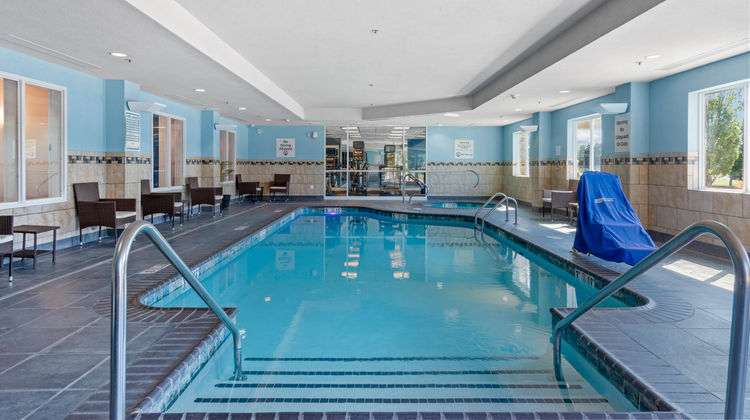 Holiday Inn Express Hotel & Suites Bixby Pool