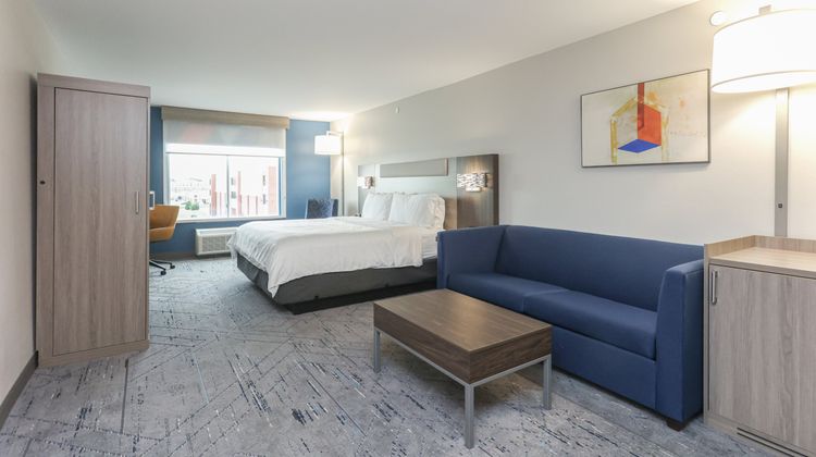 Holiday Inn Express Hotel & Suites Bixby Suite