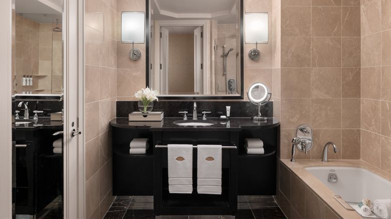 <b>Mandarin Oriental, New York Room</b>. Images powered by <a href="https://www.leonardoworldwide.com/" title="Leonardo Worldwide" target="_blank">Leonardo</a>.