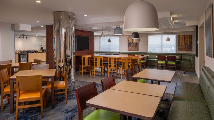 Fairfield Inn/Stes Fort Myers Cape Coral Restaurant