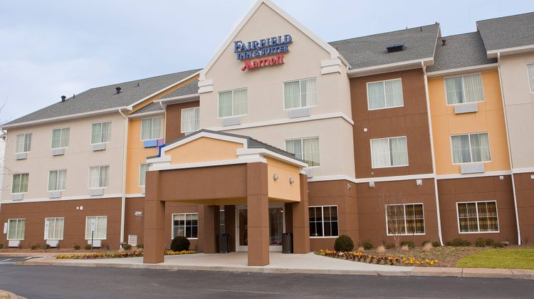 Fairfield Inn & Suites Memphis East Exterior