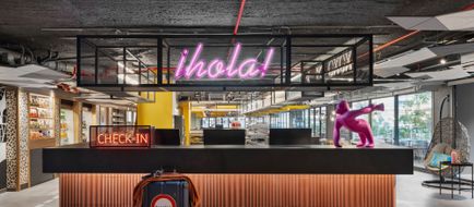 Moxy Barcelona Exterior