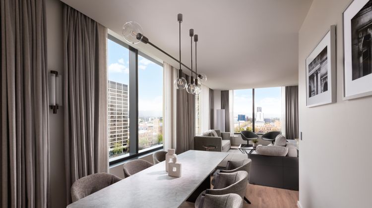 Adelaide Marriott Hotel Suite
