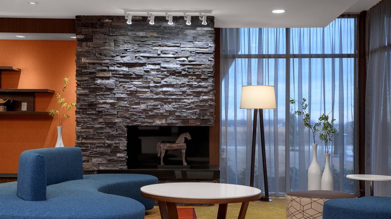 <b>Fairfield Inn & Suites Memphis Marion Lobby</b>. Images powered by <a href="https://www.leonardoworldwide.com/" title="Leonardo Worldwide" target="_blank">Leonardo</a>.