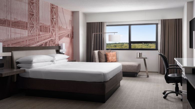 <b>Teaneck Marriott at Glenpointe Room</b>. Images powered by <a href="https://www.leonardoworldwide.com/" title="Leonardo Worldwide" target="_blank">Leonardo</a>.