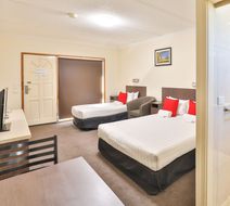 Boulevard Motor Inn Room