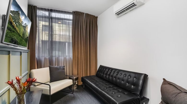 <b>The Urban Newtown Suite</b>. Images powered by <a href="https://www.leonardoworldwide.com/" title="Leonardo Worldwide" target="_blank">Leonardo</a>.