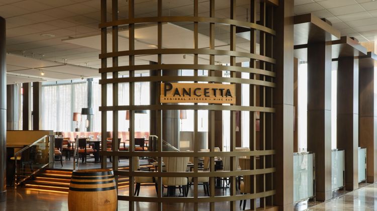 Teaneck Marriott at Glenpointe Restaurant
