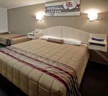 Centre Point Motor Inn Room
