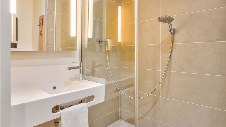 <b>BB Hotel Paris Porte D Orleans Room</b>. Images powered by <a href="https://www.leonardoworldwide.com/" title="Leonardo Worldwide" target="_blank">Leonardo</a>.