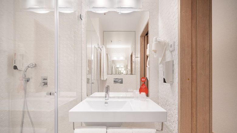 <b>Moov Hotel Oeiras Room</b>. Images powered by <a href="https://www.leonardoworldwide.com/" title="Leonardo Worldwide" target="_blank">Leonardo</a>.