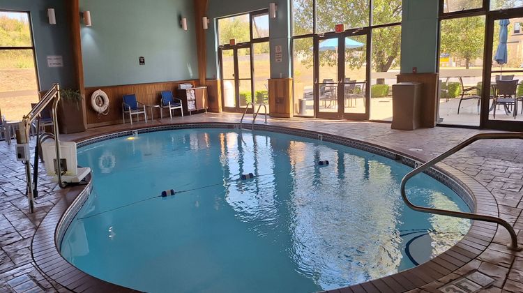 Holiday Inn Express & Suites Harrison Pool