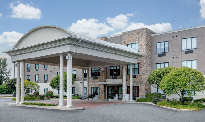 Holiday Inn Express Exterior