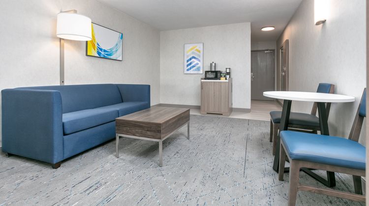 Holiday Inn Express Room