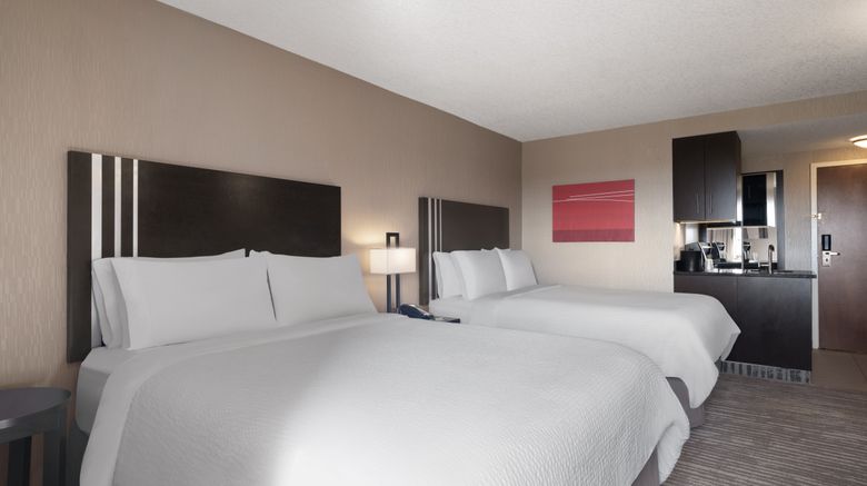 <b>Holiday Inn Calgary Airport Room</b>. Images powered by <a href="https://www.leonardoworldwide.com/" title="Leonardo Worldwide" target="_blank">Leonardo</a>.