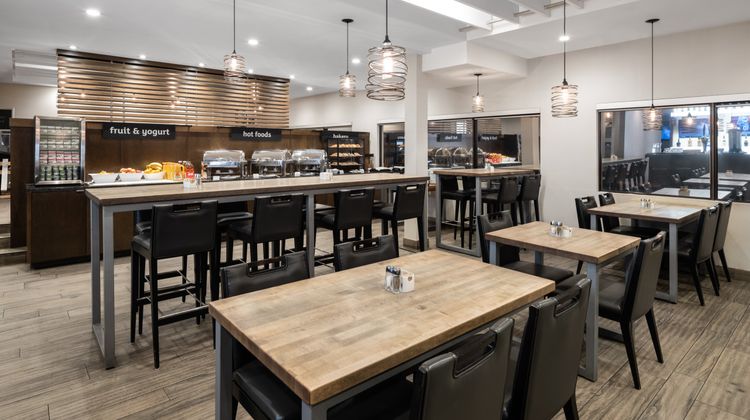 Holiday Inn Calgary Airport Restaurant