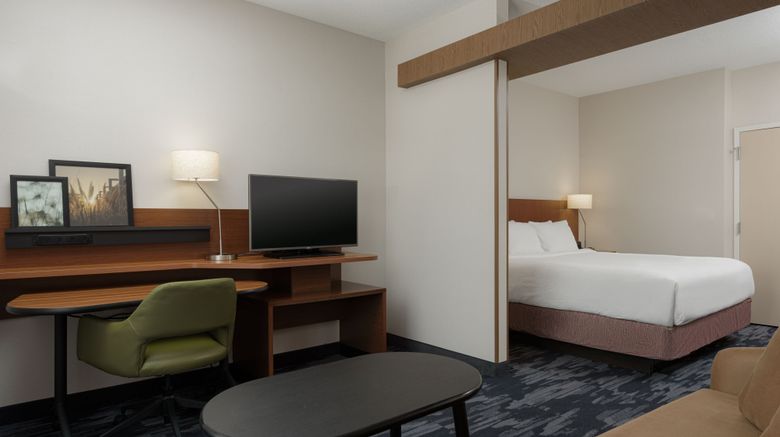 <b>Fairfield Inn & Suites Columbia Room</b>. Images powered by <a href="https://www.leonardoworldwide.com/" title="Leonardo Worldwide" target="_blank">Leonardo</a>.