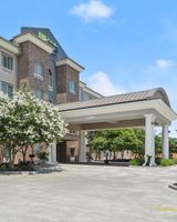 Holiday Inn Express & Suites Gonzales