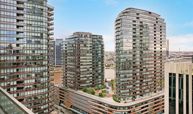 Astra Apartments Melbourne Docklands Exterior