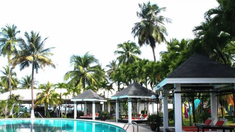 Waterfront Insular Hotel Pool