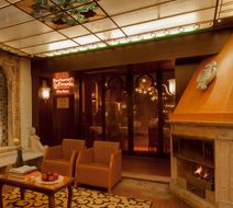 Hotel Saturnia & International Lobby