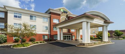 Holiday Inn Express Rochester NE Exterior