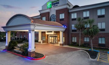 Holiday Inn Express Hotel & Suites