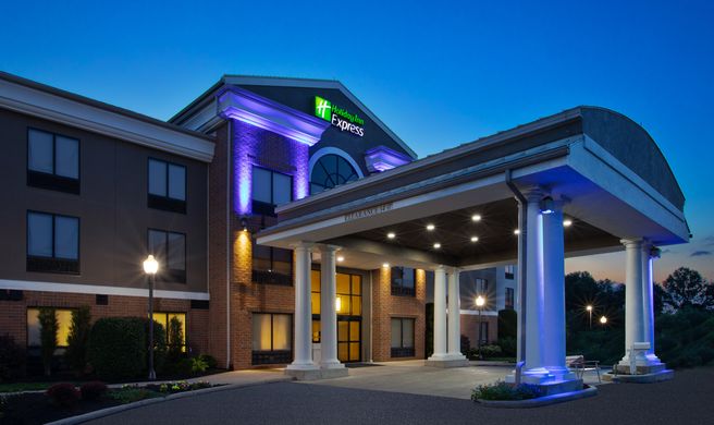 Holiday Inn Express & Suites Kent State Exterior