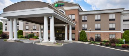 Holiday Inn Express & Suites Kent State Exterior