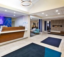 Holiday Inn Express & Suites Kent State Exterior