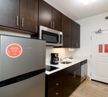 TownePlace Suites Dallas McKinney Room