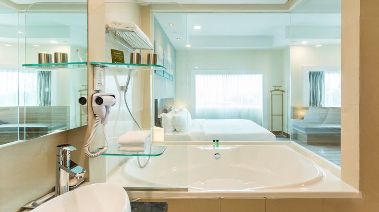 Village Hotel Changi Suite