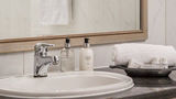 Leisure Bay Apartments Room