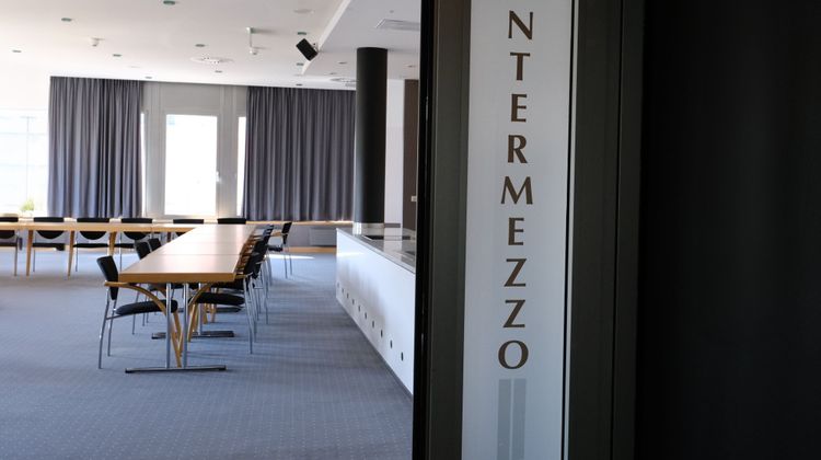 FOUR Munich Neue Messe Meeting