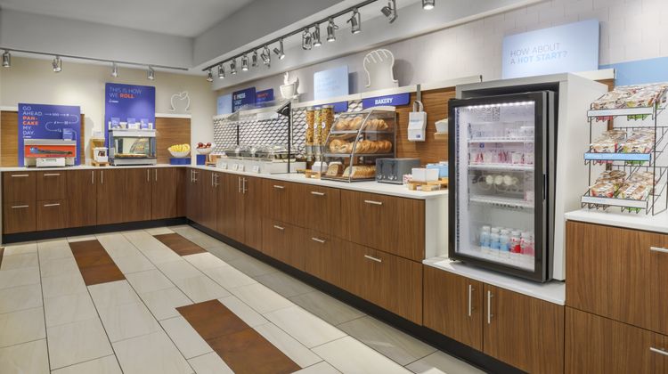 Holiday Inn Express Rochester NE Restaurant