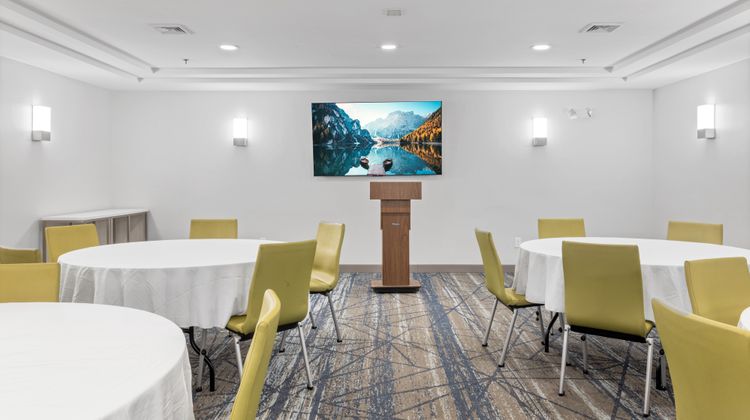 Holiday Inn Express Newington Meeting