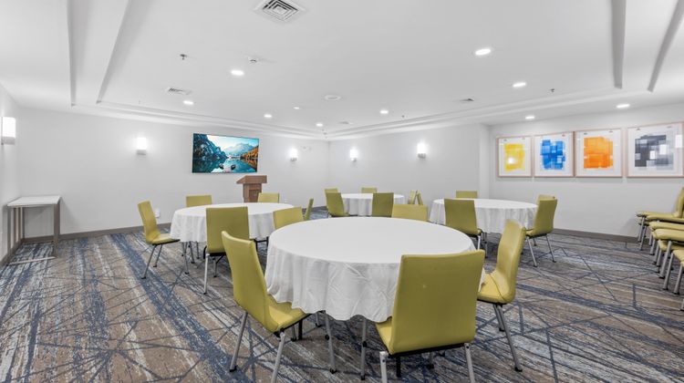 Holiday Inn Express Newington Meeting