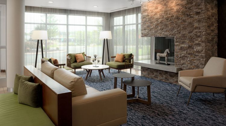 Fairfield Inn & Suites Columbia Lobby