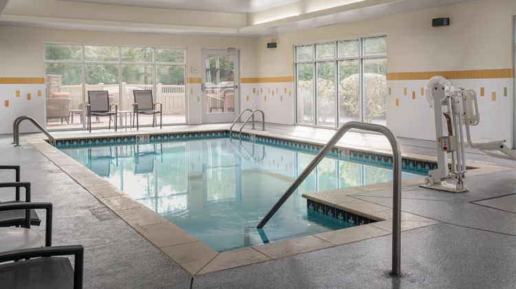 Fairfield Inn & Suites Columbia Pool