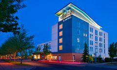 aloft Portland Arpt at Cascade Station